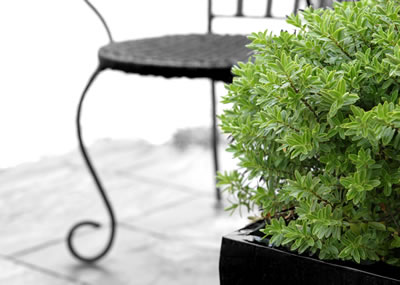 Aaron Glen Apartments patio